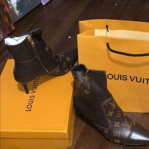 Louis Vuitton Ankle Booties Eur 37 / US 7